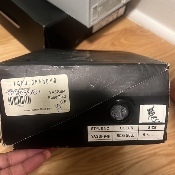 Rose gold heels - Picture 4 of 5